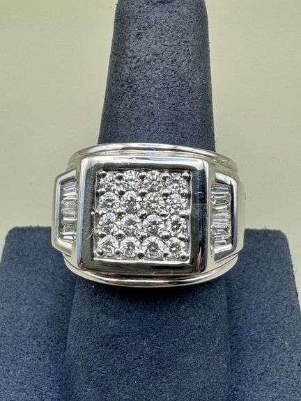 Mens 14K White Gold Diamond ring with 2.00 Carats of Natural Diamonds