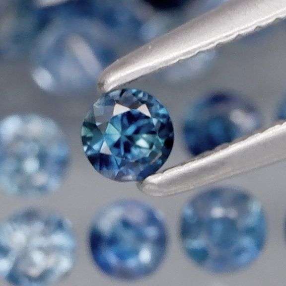 Eye catching 3.45ct denim blue Sapphire set