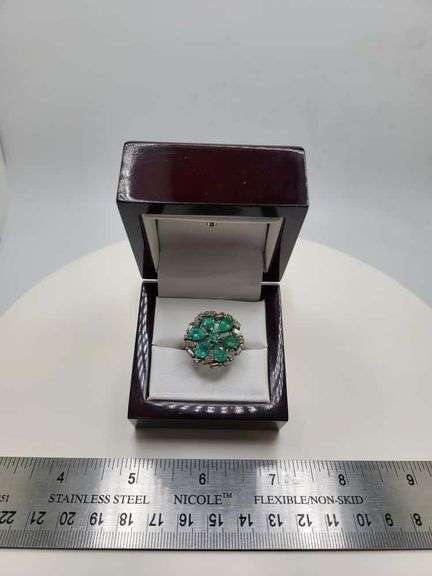 Extremely fine Victorian Emerald and diamonds ring