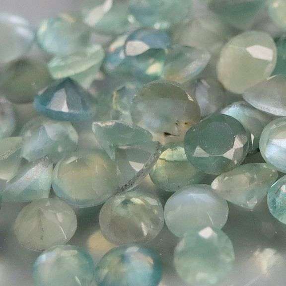 Extremely rare! 1.66ct color change Alexandrite set!