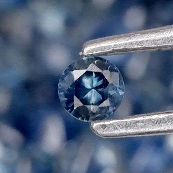 Eye catching 3.37ct denim blue Sapphire set