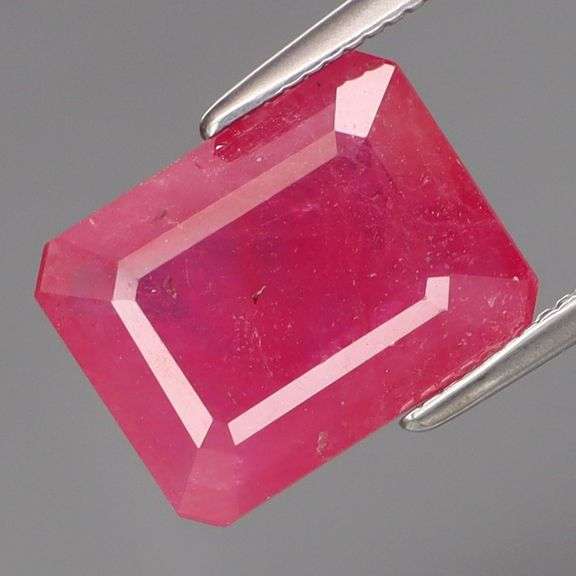 Exquisite! 4.34ct EMERALD CUT Ruby from Madagascar!