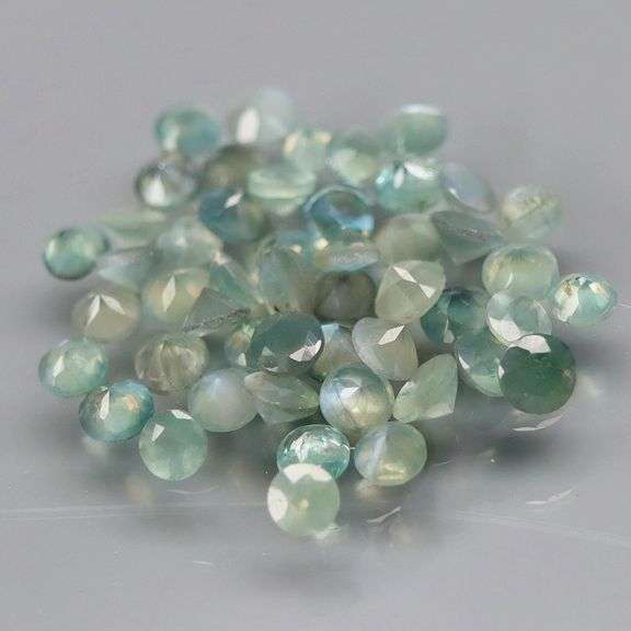 Extremely rare! 1.59ct color change Alexandrite set!