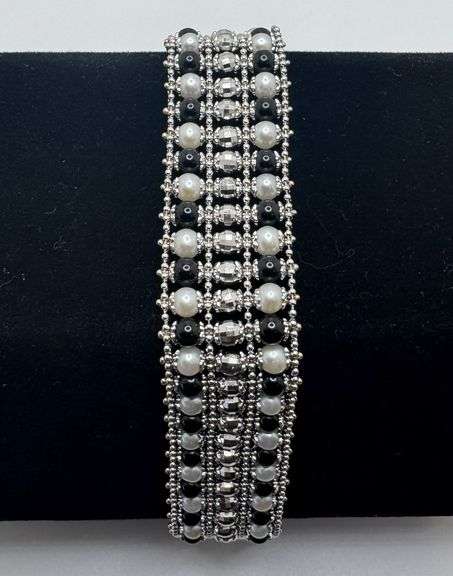 Elegant 14KT White Gold Pearl and Onyx Bracelet