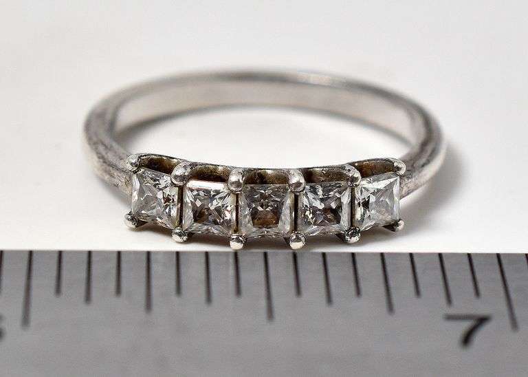 Cz Gemstone Ring in Sterling Silver