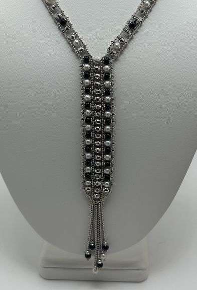 Elegant 14KT White Gold Pearl and Onyx Necklace.