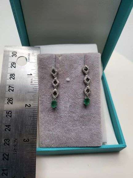 Extremely fine Victorian Emerald and diamonds earrings