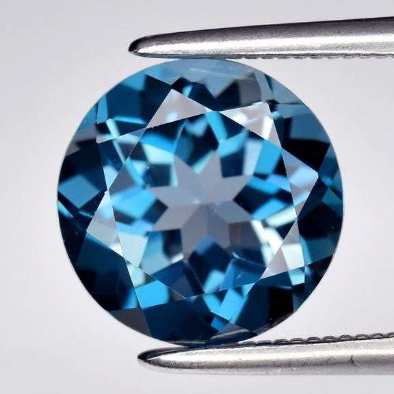 Top London blue 3.11ct Brazilian Topaz solitaire