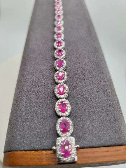 Extremely rare Oscare Friedman platinum 10.6 ctw GIA certfied 20 Burmese rubies and diamond bracelet