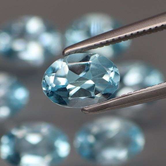 Matched! 10 piece 9.52ct glittering sky blue Topaz set