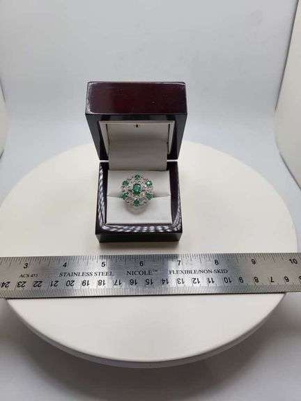 Extremely fine Victorian Emerald and diamonds ring