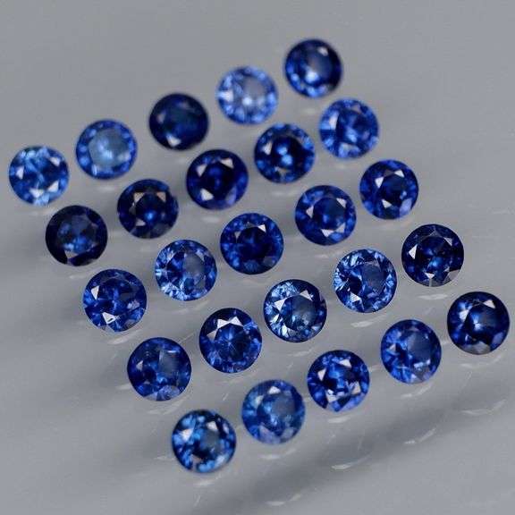 Excellent 2.64ct classic blue Sapphire set