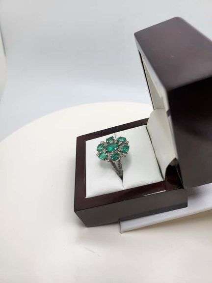Extremely fine Victorian Emerald and diamonds ring