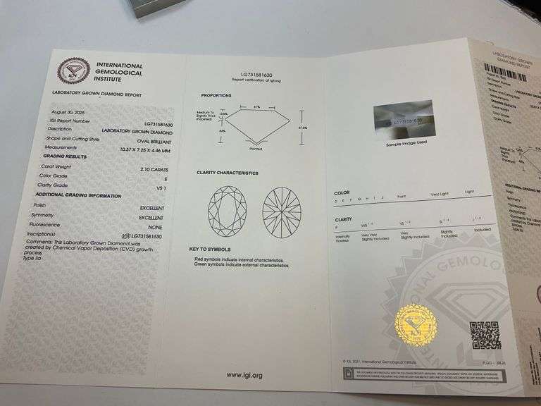 I.G.I CERTIFIED 2.10 CARAT OVAL SHAPED DIAMOND