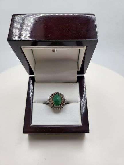 Extremely fine Victorian Emerald and diamonds ring