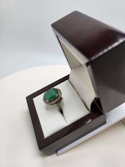 Extremely fine Victorian Emerald and diamonds ring