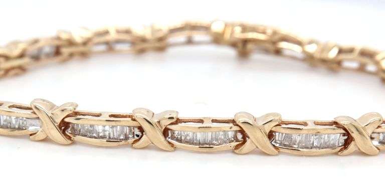 10kt Yellow gold 1.55ctw baguette diamond station bracelet