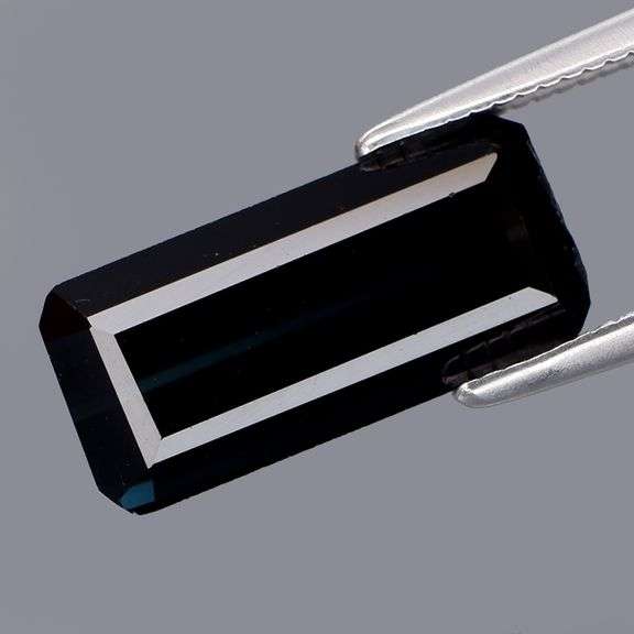 Incredible 4.32ct VS blue black Tourmaline!