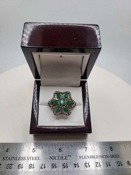 Extremely fine Victorian Emerald and diamonds ring