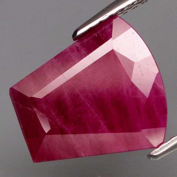Fancy cut! Heated only! 3.22ct pigeons blood red Burmese Ruby