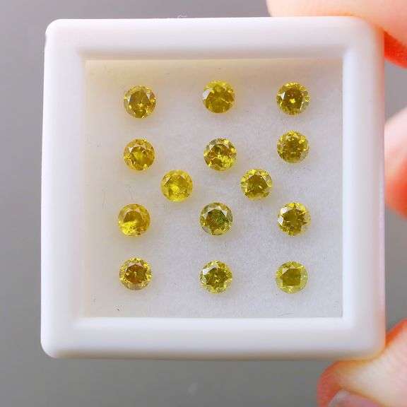 Glittering 1.05ct set of dandelion yellow Diamonds!