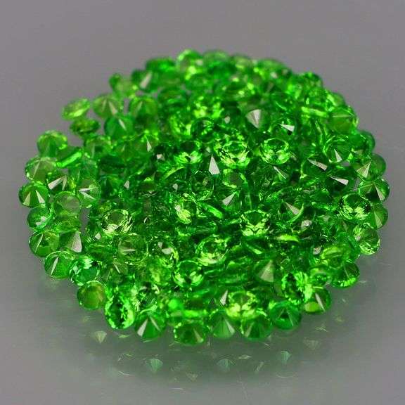 Top chrome green 3.39ct Chrome Diopside set!