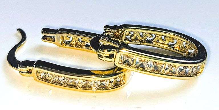 Sparkling 14 Kt Gold Plated Princess Cut Lab Simulated Diamond Hoop Earrings