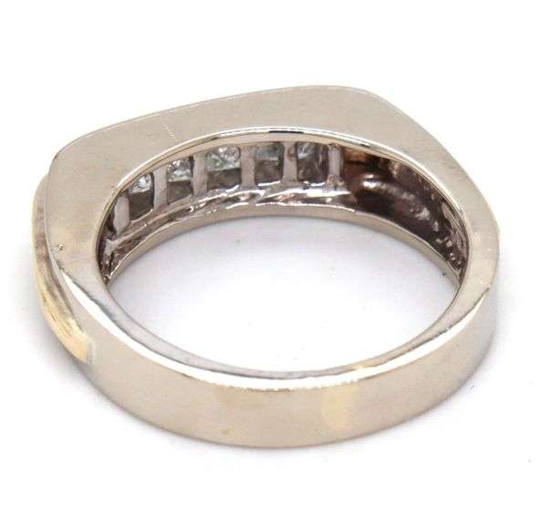 14kt White gold 0.65ctw princess cut two tone band