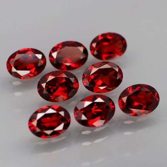 11.92ct set of 8 VS Mozambique garnets! That's almost 1 1/2 carats each!