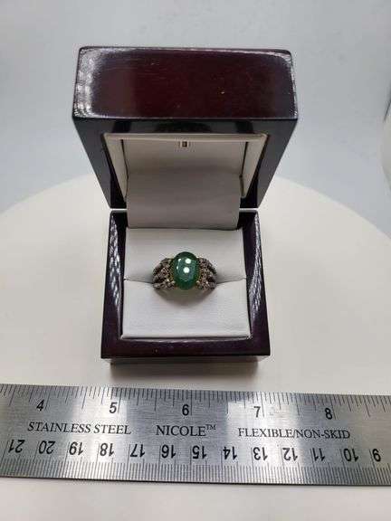 Extremely fine Victorian Emerald and diamonds ring