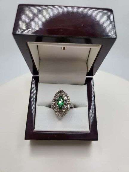 Extremely fine Victorian Emerald and diamonds ring