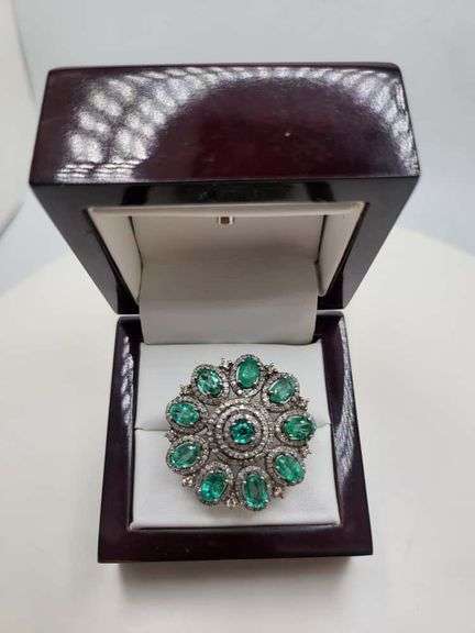 Extremely fine Victorian Emerald and diamonds ring