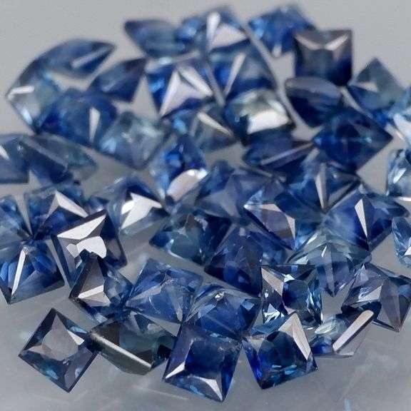 Princess cut! 3.19ct denim blue Sapphire set!