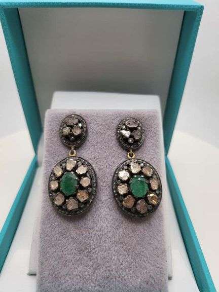 Extremely fine Victorian Emerald and diamonds earrings