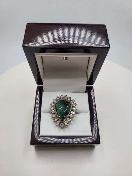Extremely fine Victorian Emerald and diamonds ring
