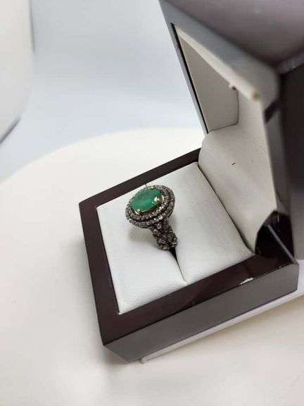Extremely fine Victorian Emerald and diamonds ring