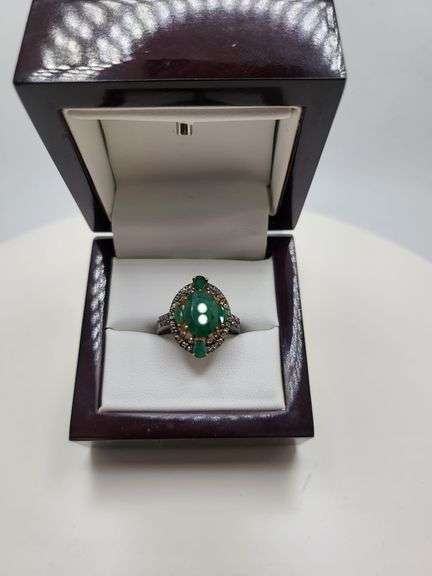 Extremely fine Victorian Emerald and diamonds ring