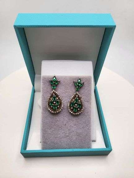 Extremely fine Victorian Emerald and diamonds earrings