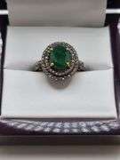 Extremely fine Victorian Emerald and diamonds ring