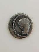 42BC Roman Republic , L. Livineneius Regulus, AR Denarius