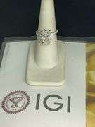 CERTIFIED BRAND NEW 14K WHITE GOLD DIAMOND ENGAGEMENT RING. 4.75 CARATS.