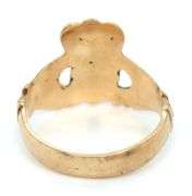 9kt Yellow gold Claddagh ring