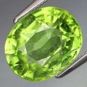 Brilliant green! Huge size! 4.02ct Vietnamese Peridot!