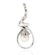 18K (750) White Gold Natural Diamond and White Pearl Pendant Necklace