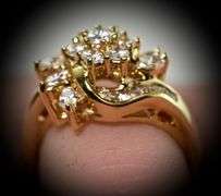 Glittering 18K Yellow Gold Diamond Cluster Ring