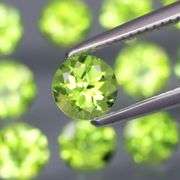 Superb 5.88ct high fire VS Peridot set -UNTREATED!!!