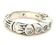 Lagos Caviar 5 diamond stacking ring