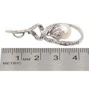 18K (750) White Gold Natural Diamond and White Pearl Pendant Necklace