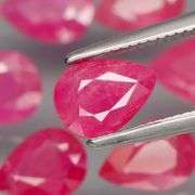 Collectors 5.71ct bright pinkish red Ruby set from Madagascar!