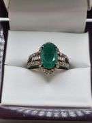 Extremely fine Victorian Emerald and diamonds ring